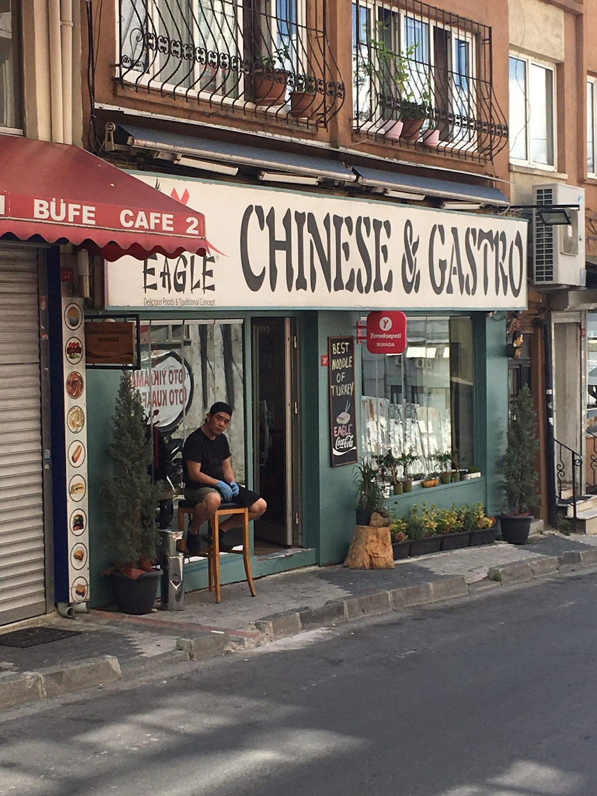 EAGLE Chinese Gastro & Sushi dış cephe — gündüz